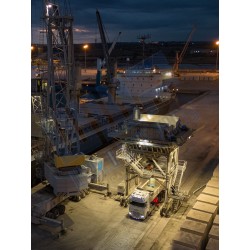 MOBILE ECO-HOPPER - Hopper for unloading powdery materials with vessel bucket
