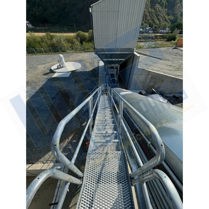 Galvanized lateral footpath platform for inclined belt - TAILOR MADE LENGTH